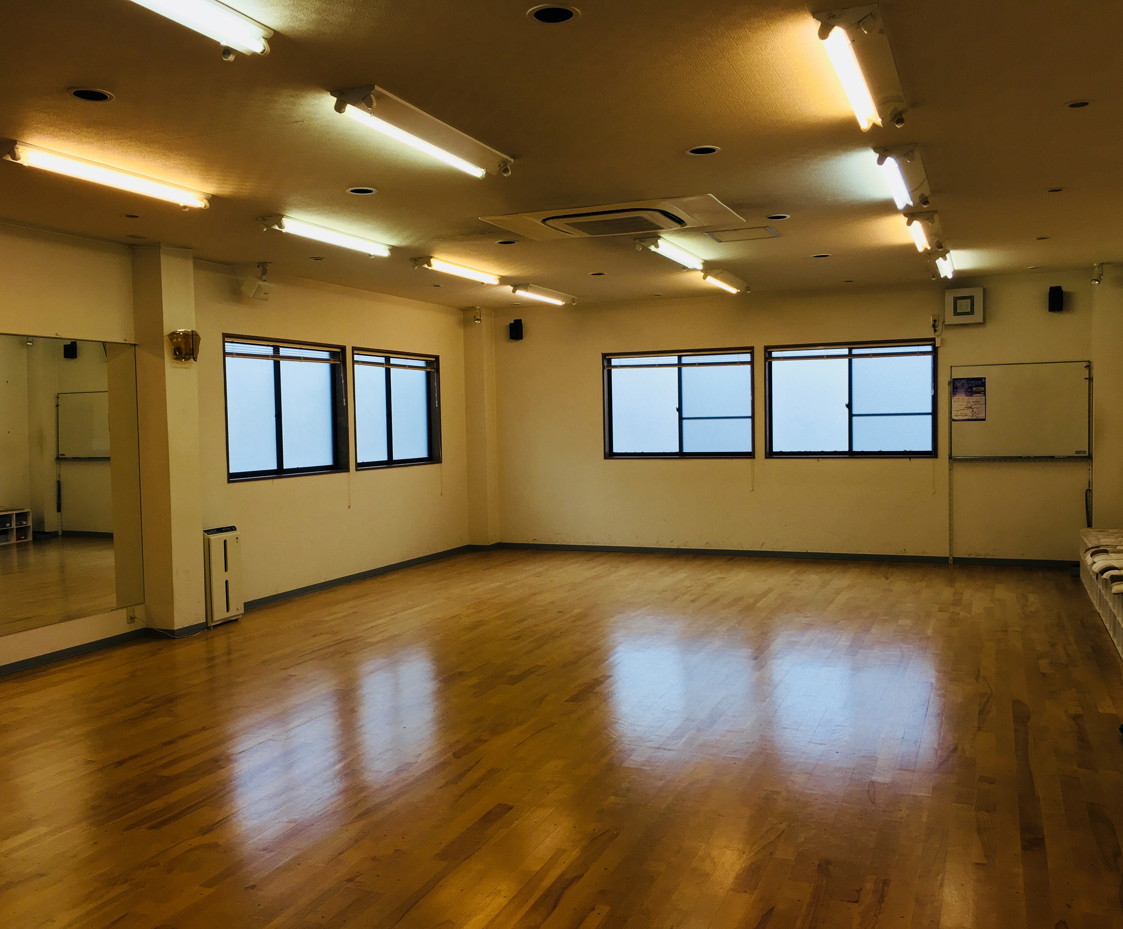 ダンス教室風景